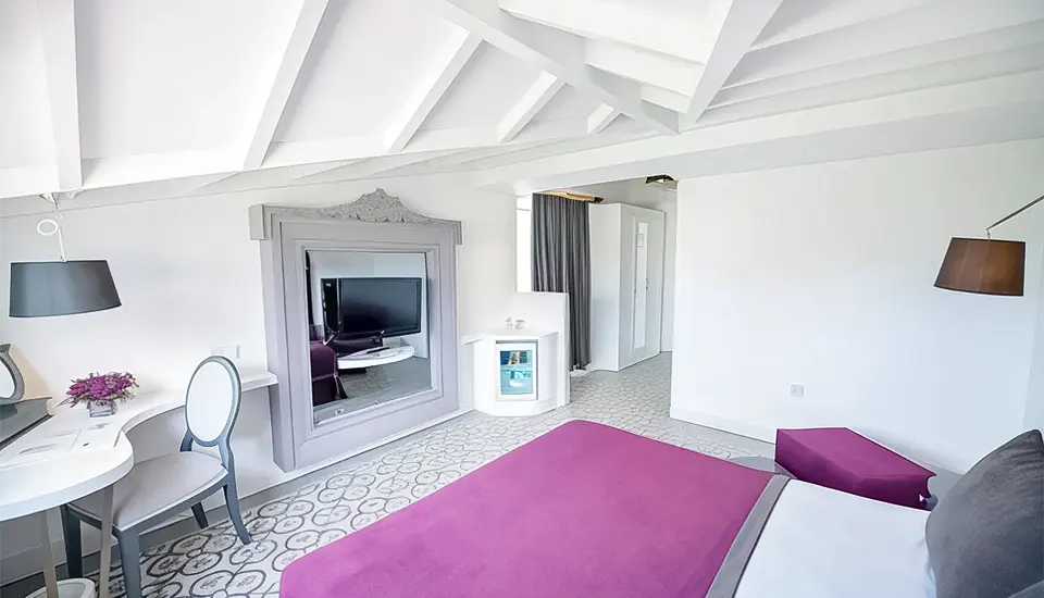 هتل کریستال آئورا بیچ ریزورت اند اسپا